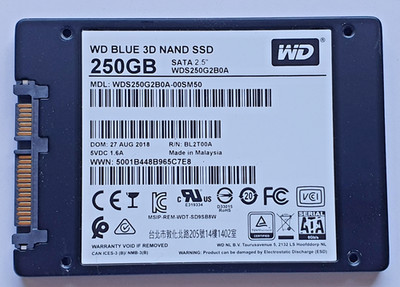 250 GB SATA III WD Blue SSD WDS250G2B0A-00SM50 3D-NAND TLC 2.5'' SSD