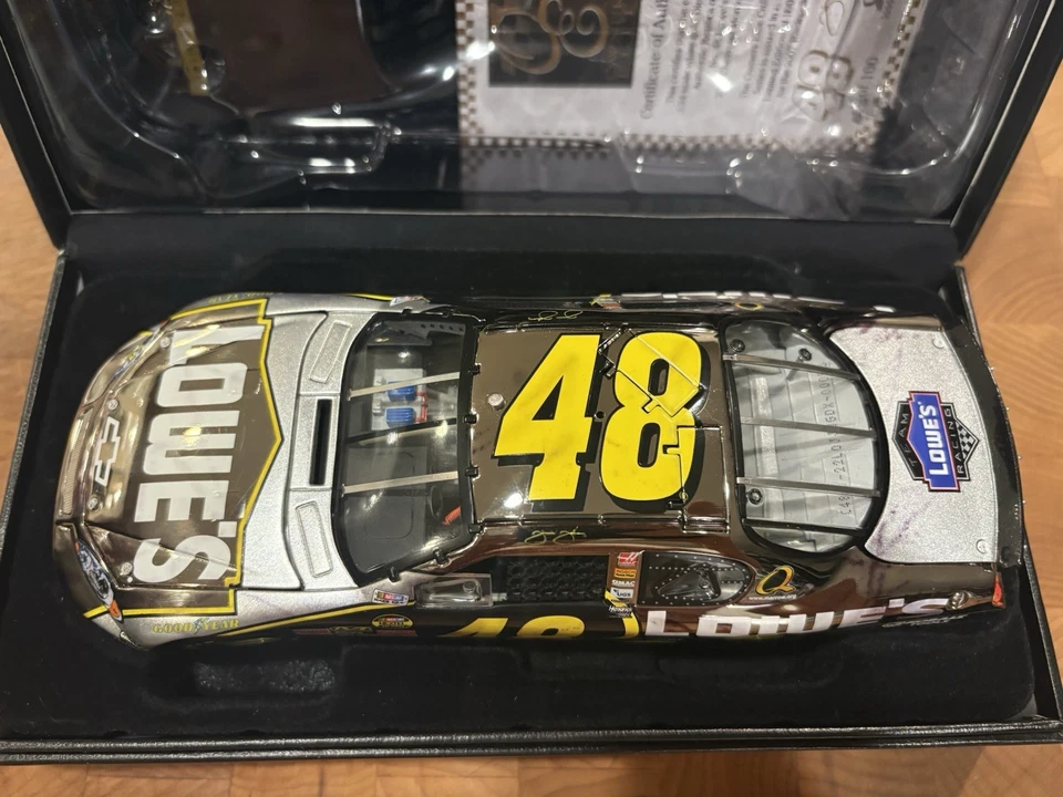 Jimmie Johnson #48 Lowe's 2007 Monte CarloSS Owners Elite White Gold 1of100 1:24 - Image 3 of 4