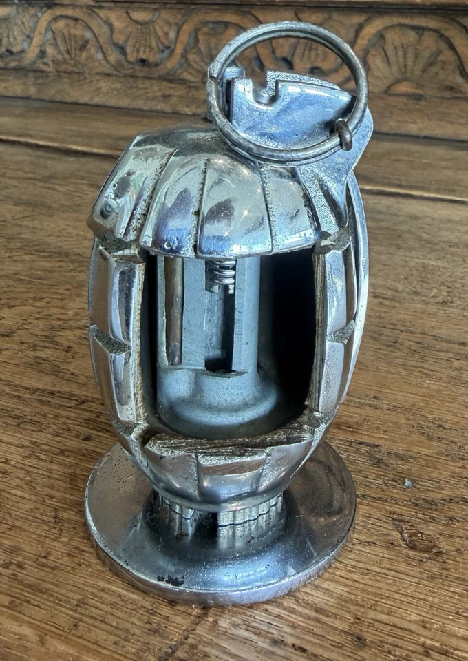 WWII Inert Mills Handgranate verchromt Cutaway