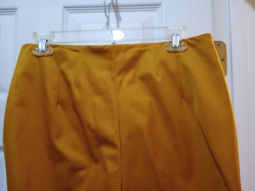 Conjunto de Pantalones de Otoño Talla M Blusa a Rayas Hombro Descubierto con Pantalones Ponte Amarillo Dorado - Imagen 10 de 15