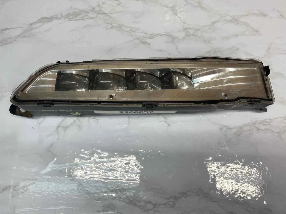Faro antiniebla lado izquierdo led Honda Accord 18 19 20 OEM 33950TVAA01 Foto 3 de 4