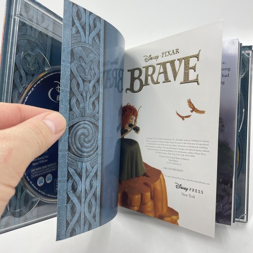Disney’s BRAVE Target Exclusive 2012 Blu-Ray, DVD & 32-Page Storybook Pixar MINT - Picture 4 of 5