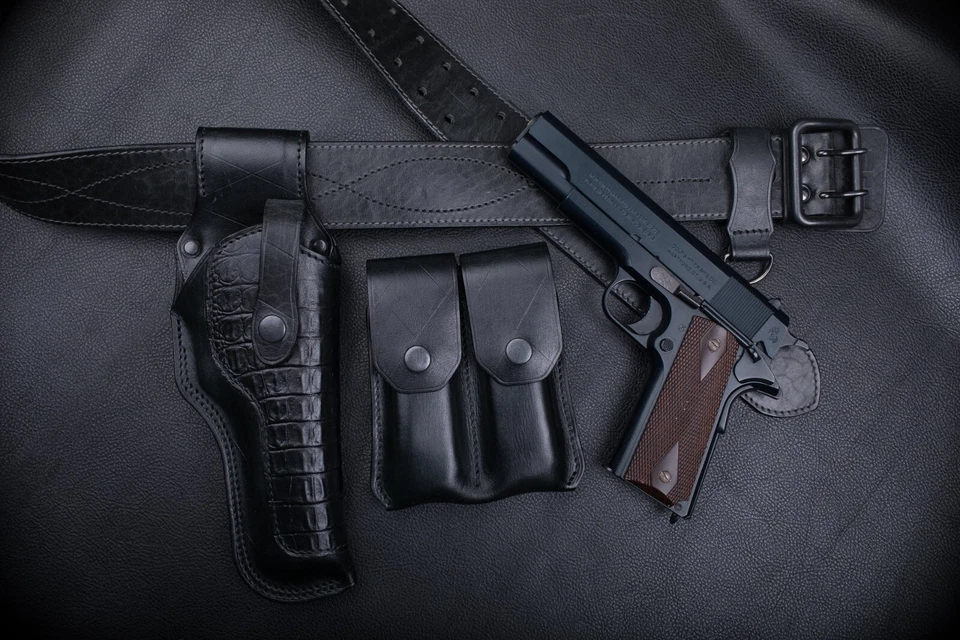 Funda de cuero Colt 1911 hecha a medida | Aspecto vintage diseño único estilo retro Foto 3 de 4