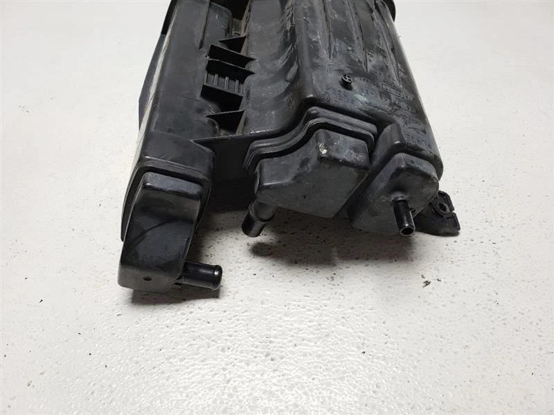 Mazda 3 2004-2012 bote de vapor de combustible carbón OEM LF67-13-970C Foto 3 de 4