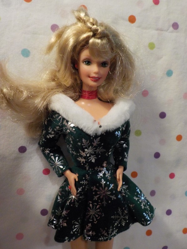 1997  Festive Season Christmas Special #18909, Green Christmas Dress, BlondeShoe