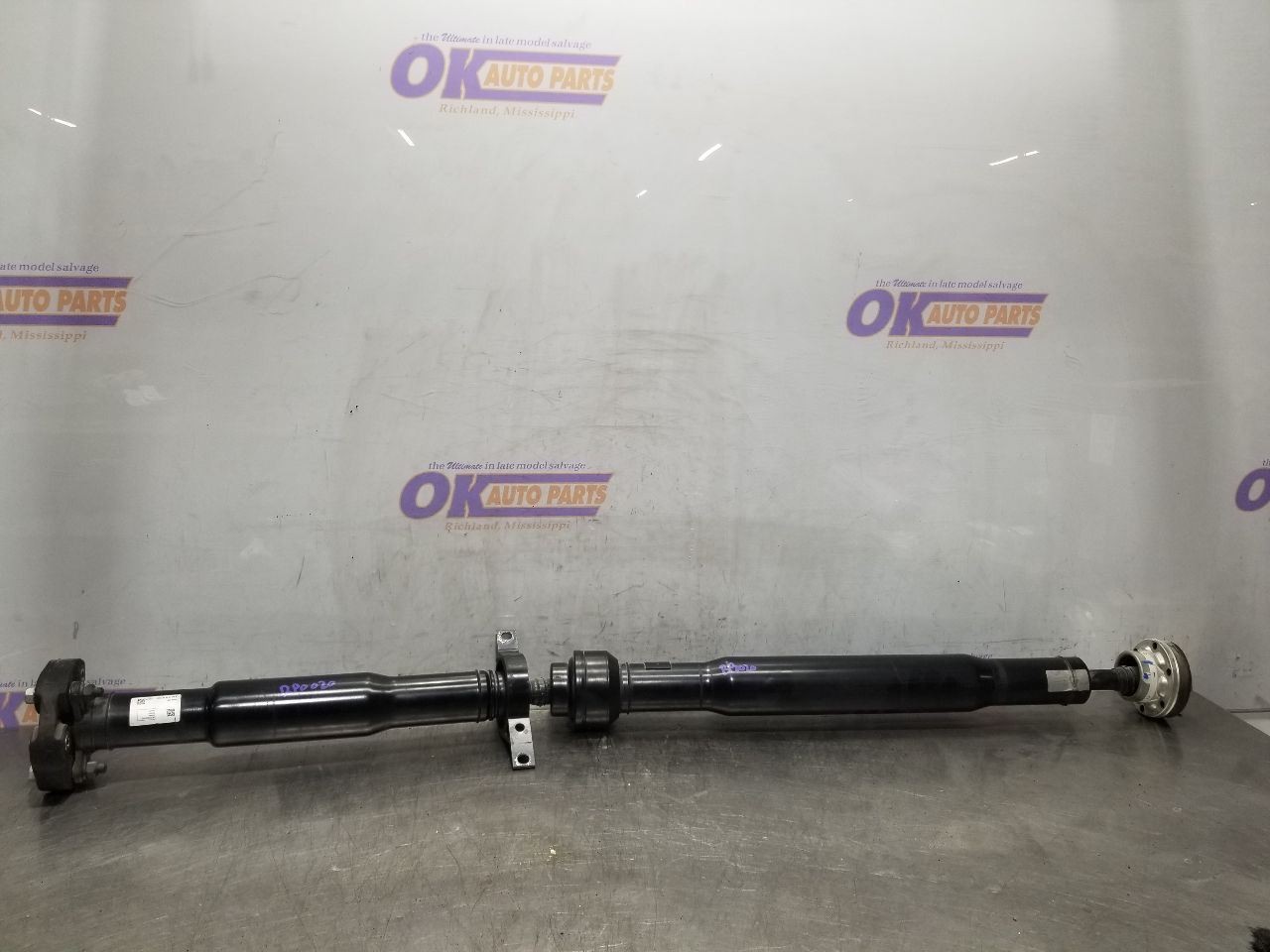 22 2022 MASERATI LEVANTE 3.8L REAR DRIVE SHAFT 