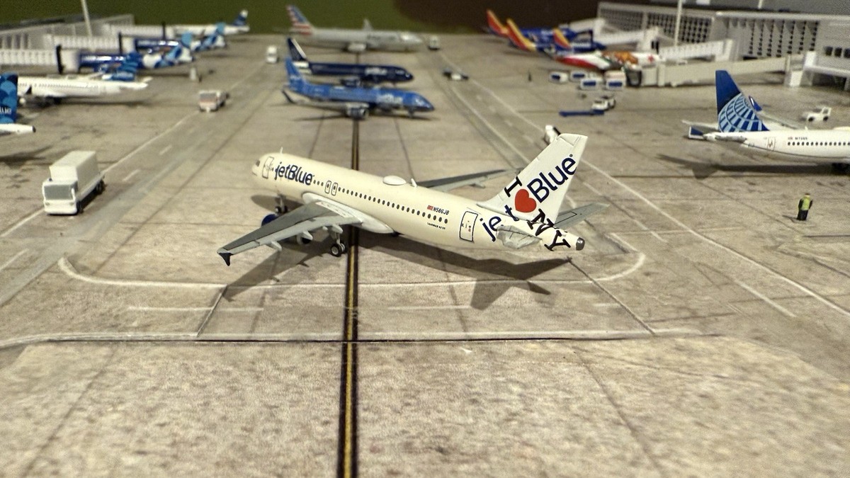 Gemini Jets JetBlue 'I ❤️ Blue York' I Love NY Livery Scale 1