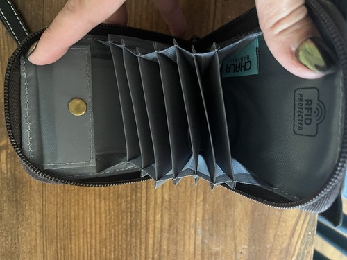 NUOVO CHALA Marrone BRONZO GUFO RFID PORTA CARTE DI CREDITO PORTAFOGLIO CON CERNIERA ECOPELLE - Foto 6 di 9