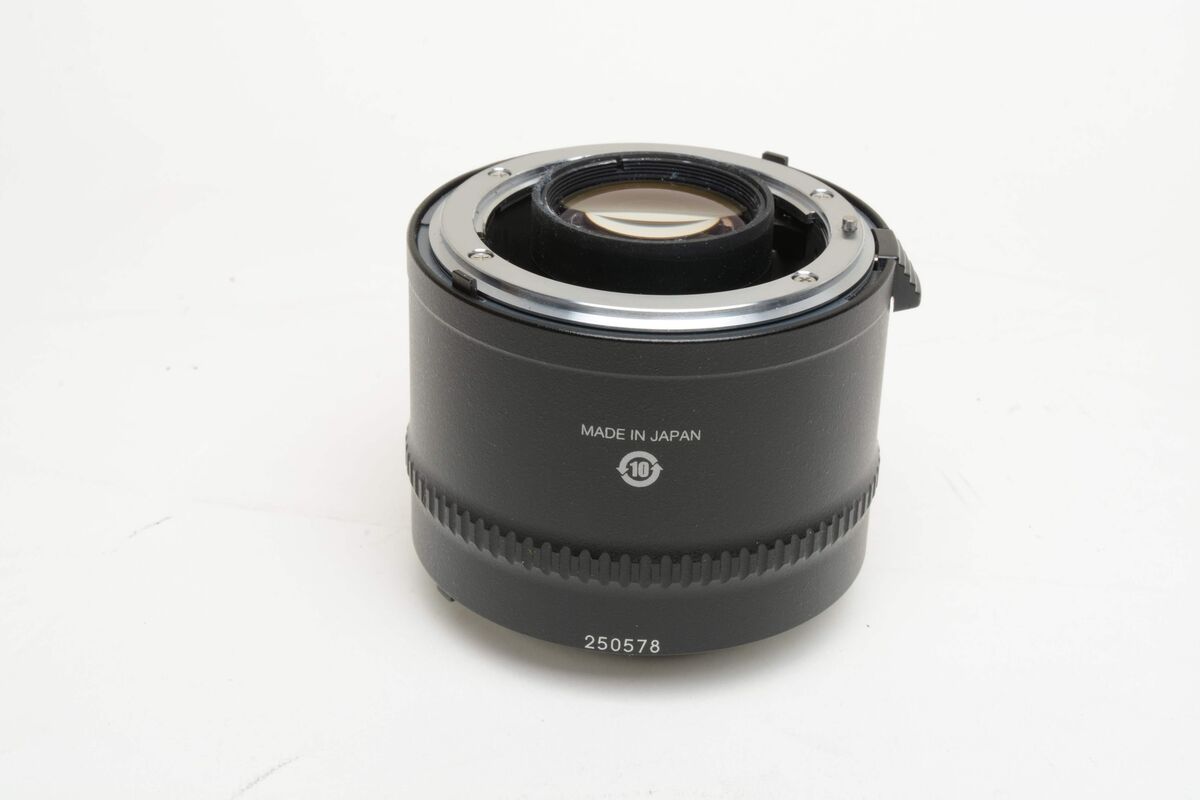 Nikon AF-S TC-20E III 2X Aspherical Teleconverter TC20EIII Nikon AF-S TC-20E III 2X Aspherical Teleconverter TC20EIII