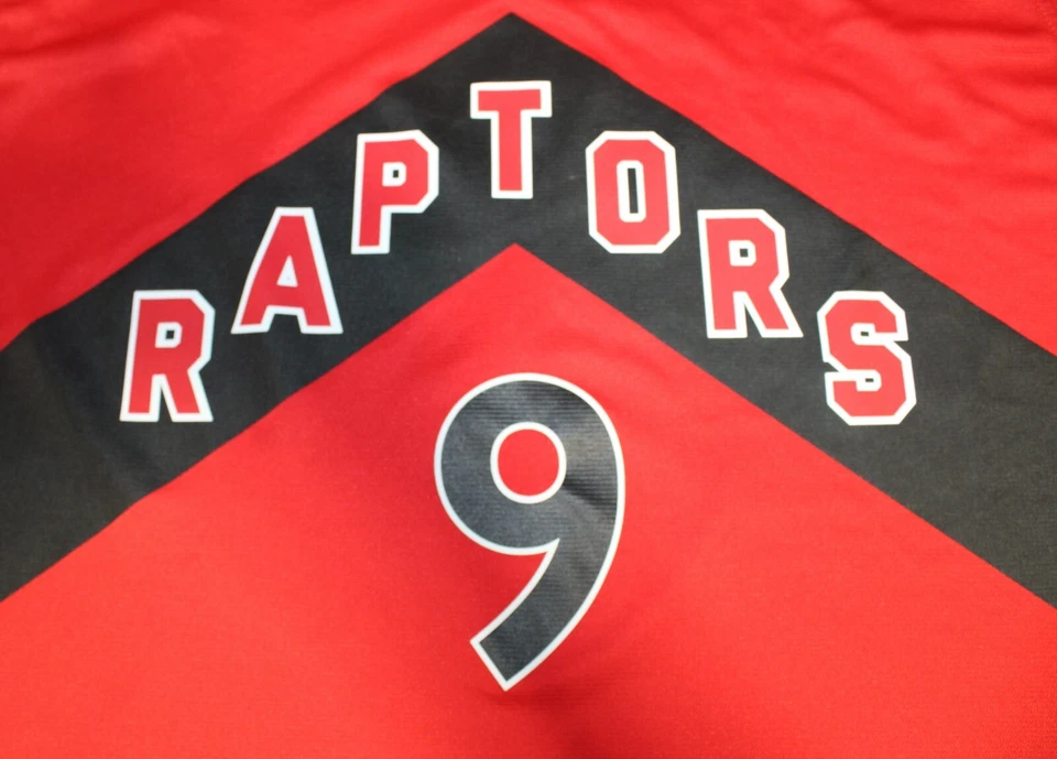 Camiseta deportiva de baloncesto de la NBA Toronto Raptors Serge Ibaka #9 Big 5XL Fanatics roja Foto 2 de 4