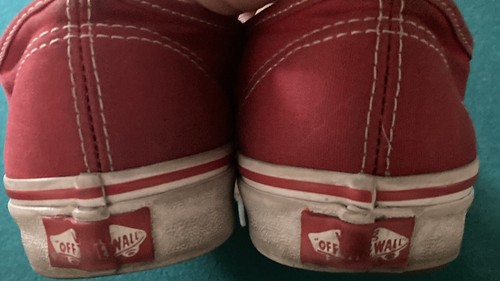 Vans Lace Up Shoes Size 6.5 Men 8 Women Color Red. Still Great Condition & Clean - Picture 3 of 4
