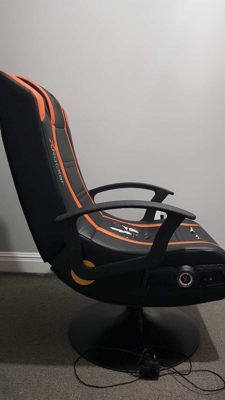 X ROCKER VELENO 2.1 AUDIO PEDASTAL GAMING CHAIR. eBay