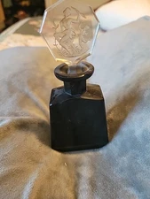 Vintage coty Purfume Bottle with etched stopper 