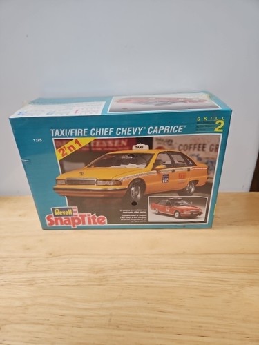 Revell Snaptite - Taxi/Fire Chief Chevy Caprice - 1:25 6294 Factory Sealed - Picture 2 of 6