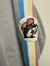 Buc-cees Retro Style Embroidered Gray Sweatshirt Rainbow Stripes Women’s Medium