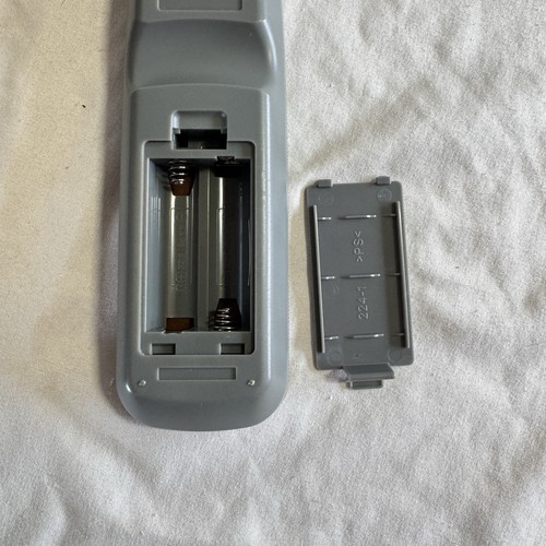 Audiovox 51-2516 Telecomando per sistema home theater DVD usato - Foto 3 di 3