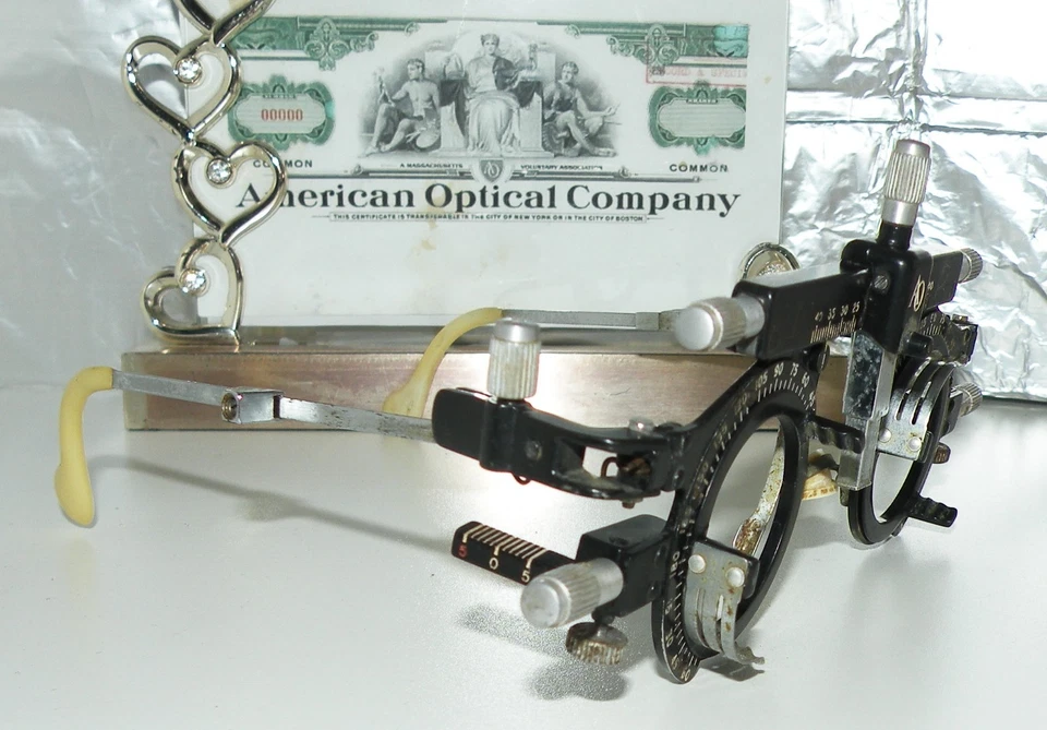 1943 AMERICAN OPTICAL UNIVERSAL TRAIL FRAME EUA OPTOMETRIA STEAMPUNK CAIXA 56 RB AO - Imagem 4 de 4