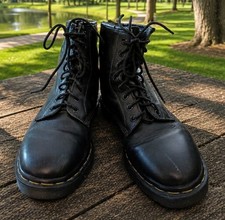 Dr. Martens Vintage 1460 Made in England Black Leather 8 Eye Combat Boots Mens 9