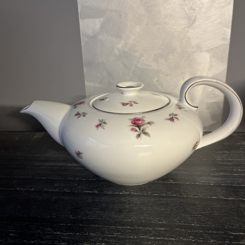 Vintage Rare Porcelain Teapot Rosechintz By Meito White/Pink Rose Made In Japan