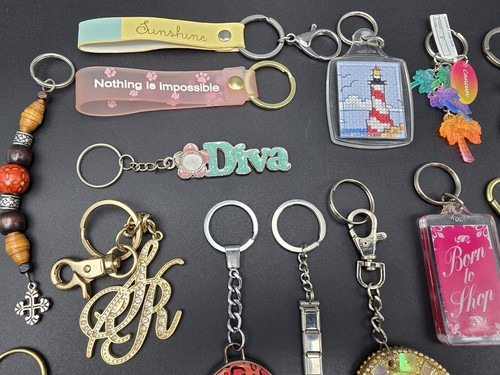 Lote de 72 Lindos Llaveros Divertidos Femeninos Estilos Mixtos Únicos Coleccionables - Imagen 2 de 11