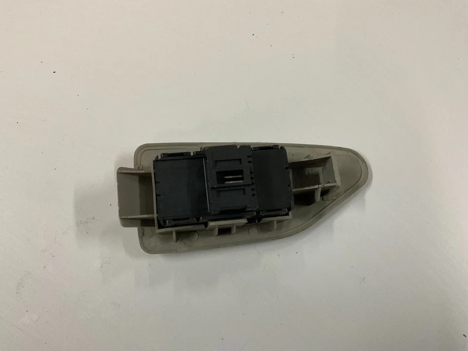 Interruptor de memoria asiento delantero bronceado 00 01 02 03 2000 2001 2002 2003 Nissan Máxima Foto 2 de 3