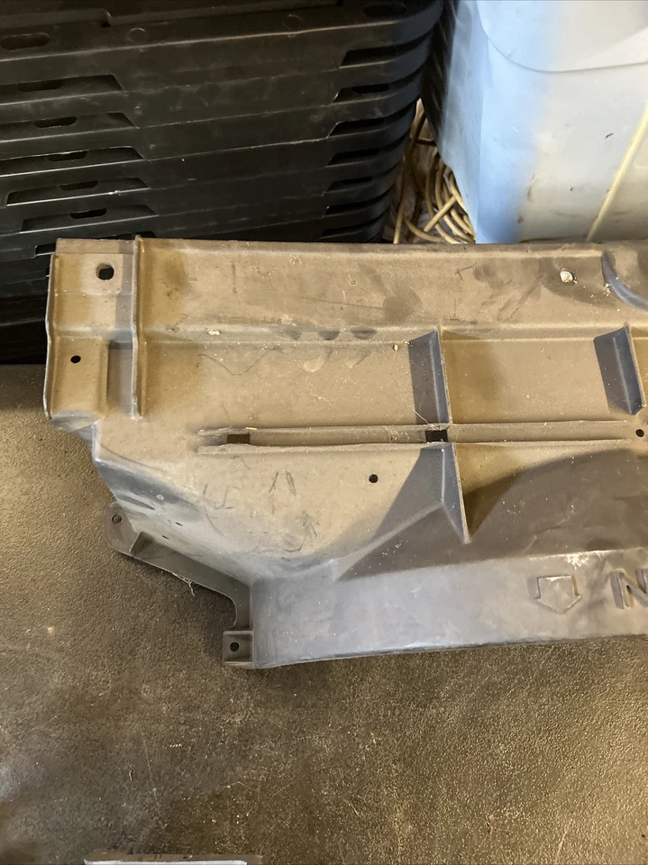 Upper & Lower Front Radiator Fan Shroud For 88-99 Chevy GMC 15739589 15696691 - Image 3 of 4