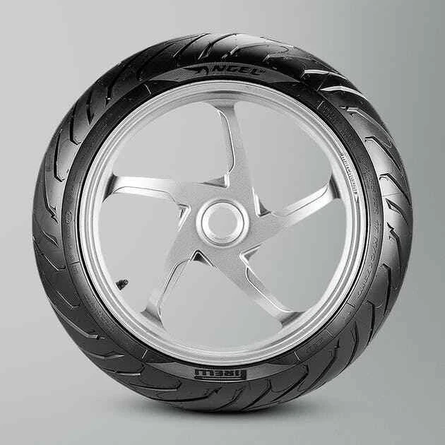 Honda CBR 1100 XX Super Blackbird 1997 Pirelli Angel ST JUEGO DE NEUMÁTICOS DELANTEROS Y TRASEROS Foto 4 de 4