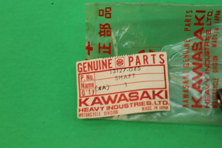 Eixo de transmissão NOS KAWASAKI 1974-1983 KS125 KD125 KE125 13127-045 - Imagem 2 de 4