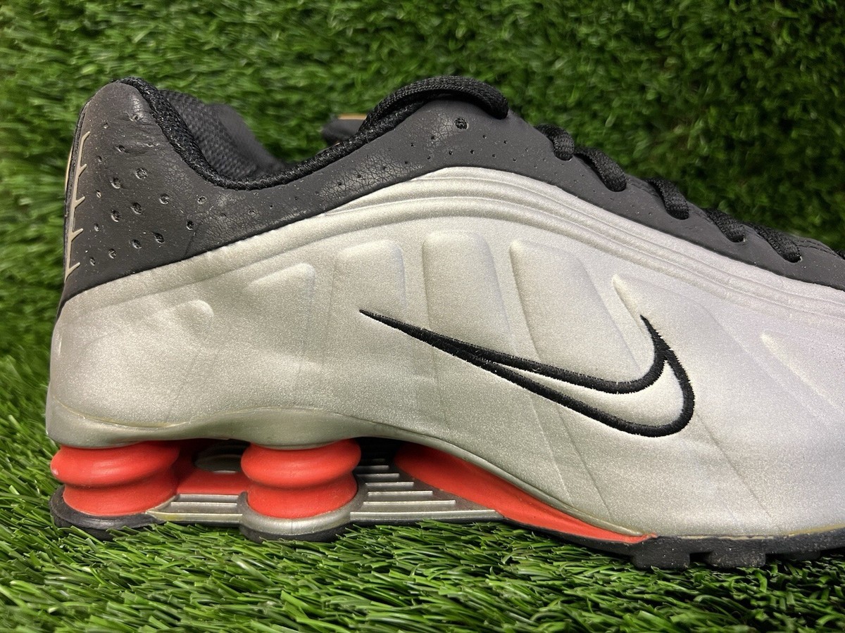 Nike Shox R4 Silver Bullet athletic leather running shoe sneakers 104265-024, 12 Nike Shox R4 White Metallic Silver Men main image 2