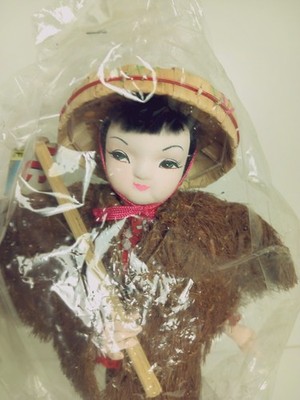 Hergestellt in Taiwan Republik China Landarbeiter Pose Puppe 10 Zoll Souvenir 