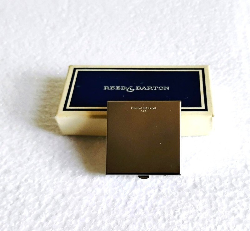 VINTAGE - REED & BARTON -  PILL BOX  -   MADE IN ENGLAND - 1970's