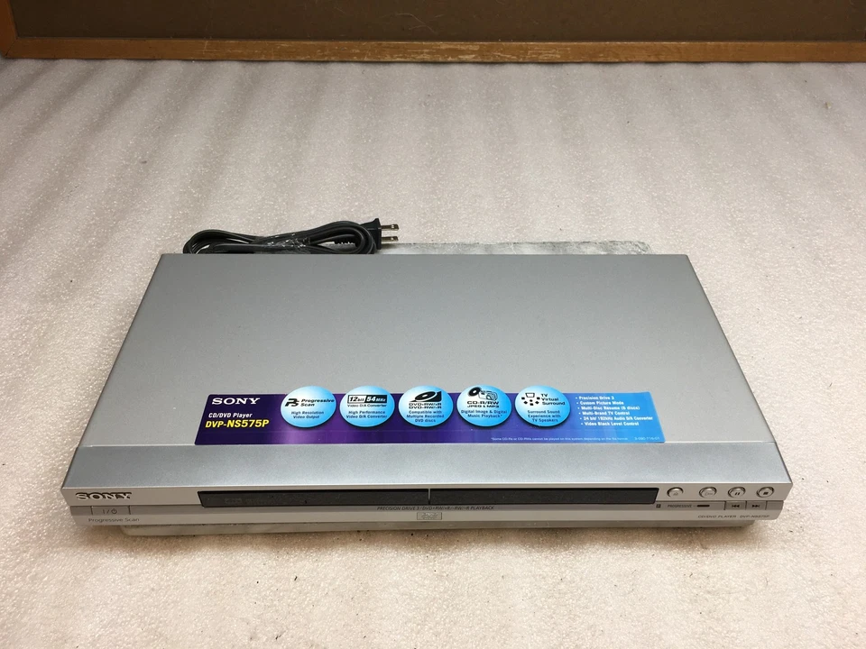 Reproductor de CD/DVD de escaneo progresivo Sony DVP-NS575P en caja abierta con control remoto Foto 3 de 4