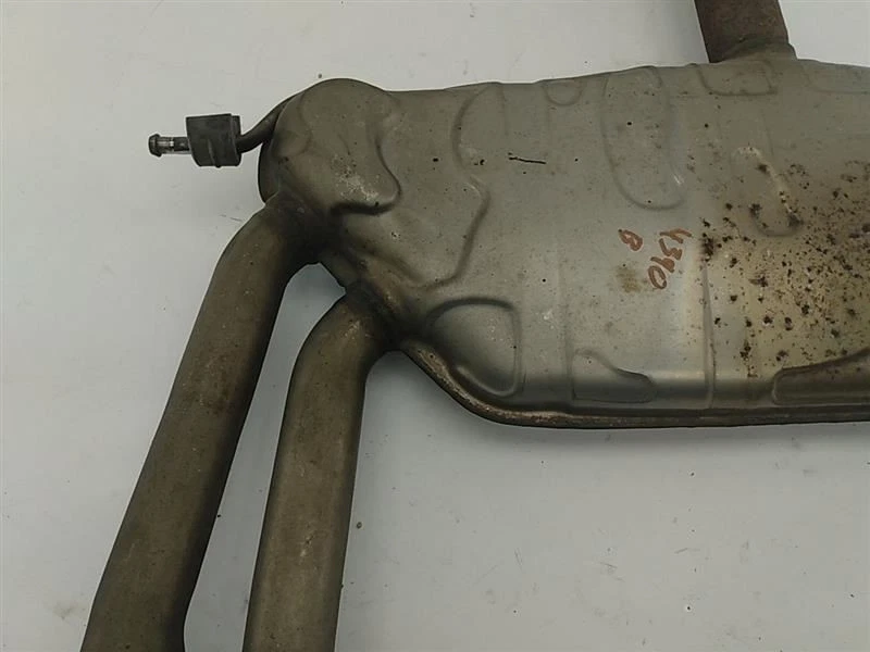 VW VOLKSWAGEN EOS Exhaust Muffler With Tail Pipe 2007 2008 2009 2010 2011 Foto 3 de 4