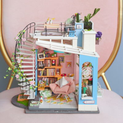 Robotime - DIY Miniaturhaus - Dora's Loft (DIY House - 23 x 16 x 26 cm)
