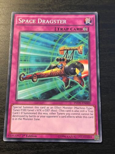 Space Dragster INOV-EN000 Rare 1st Edition YuGiOh Trading Card - Foto 1 di 2