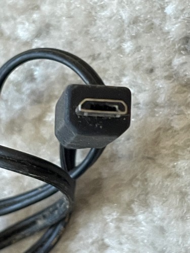 Compact & Portable Power: Kyocera Travel Adapter (SCP-48ADT) - 5V/0.55A - Picture 3 of 5