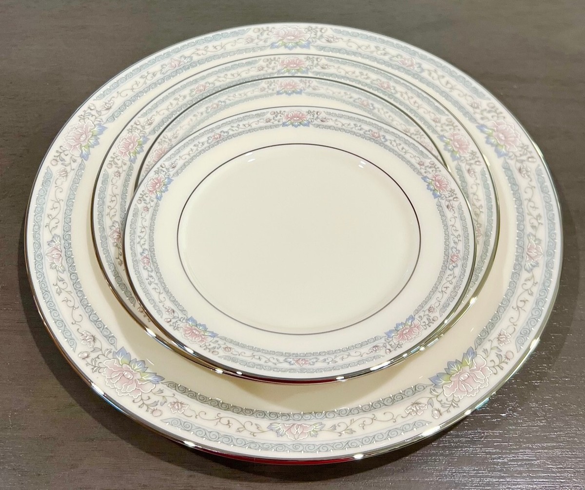 LENOX usa CHARLESTON Pattern DINNER PLATE SALAD PLATE (2
