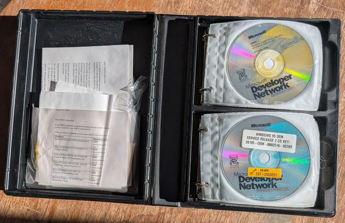 HUGE LOT of Vintage MSDN Microsoft Developer Network Software CDs