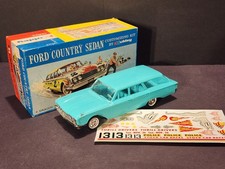 Hubley 1960 Ford Country Sedan 1/24 Scale Nic...