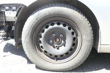 VW Golf 6 Caddy 195/65 R15 91T Pneus d'hiver M+S jantes 6jx15H2 ET47 ca. 6mm