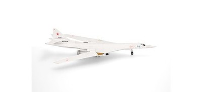Herpa Wings 572118 Russian Air Force Tupolev TU-160  Blackjack  /  White Swan  1