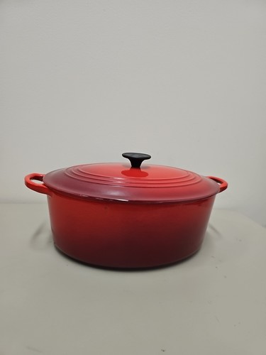 Le Creuset Cast Iron 31 Oval Dutch Oven with Lid Cerise Red 6-3/4 Qt.