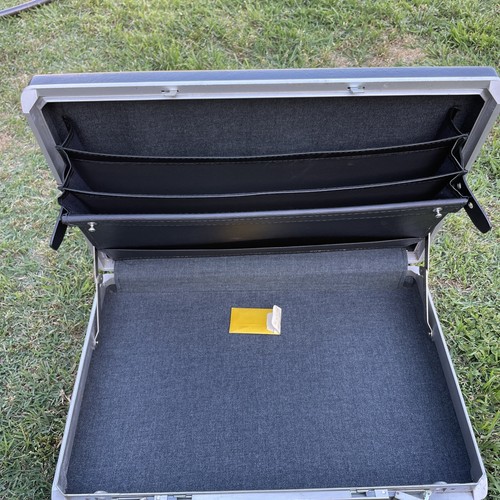Vintage Samsonite Hard Shell Briefcase With KEY - Black Vintage 18" x 13" x 3” - Afbeelding 5 van 11