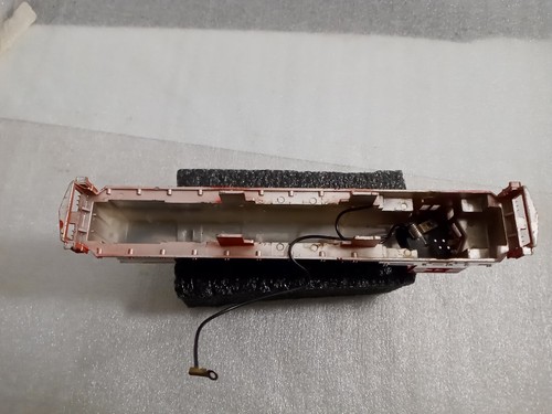 HO Scale Tyco Silver Streak # 4301 Locomotive Shell With Light Wiring (Shell... - Picture 7 of 7