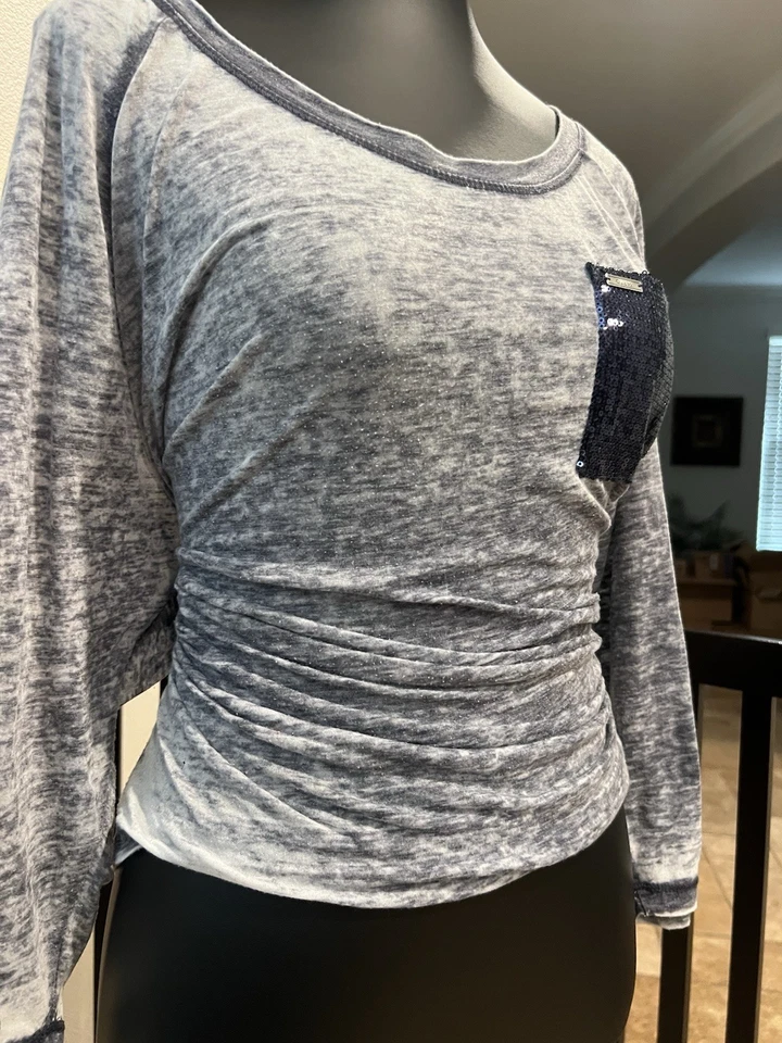 Camiseta Guess para mujer (L) grande de gran tamaño manga corta cuello redondo ligera Foto 4 de 4