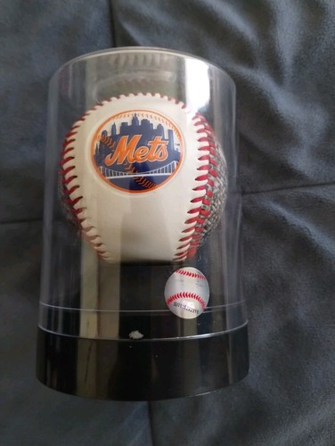 New York Mets Commemorative Baseball - Picture 2 of 4