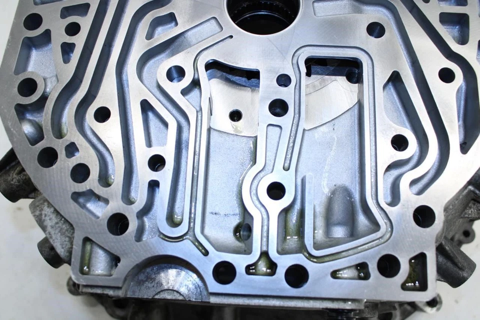 Корпус колокола конвертера крутящего момента автоматической коробки передач Mercedes-Benz C300 2,0 л 2015-17 годов выпуска - Изображение 3 из 4