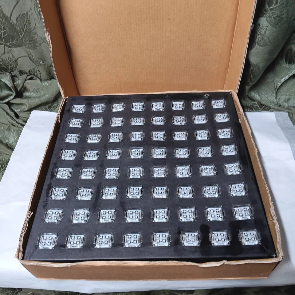 WOW!! MARTIN PRO~VC-4 STRING BASED LED DOTS~ MEDIUM!! 64 PIECE!! 3 AVAILABLE - Image 2 of 4