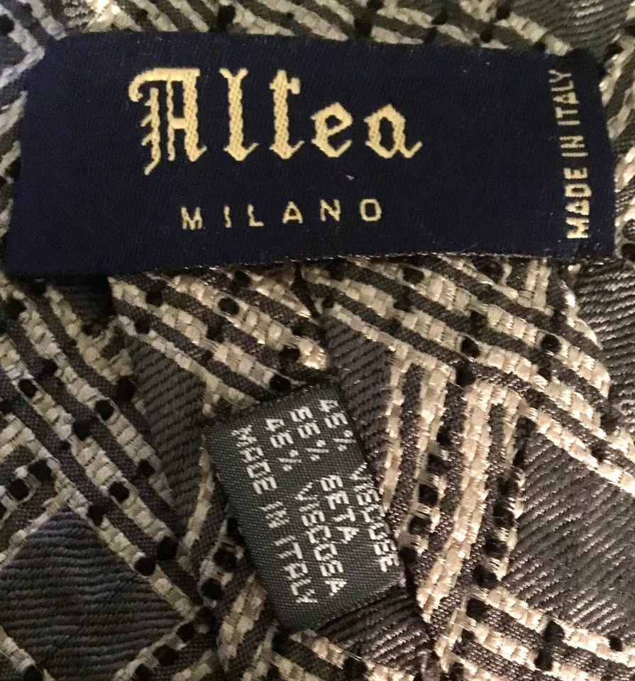 Corbata ALTEA Milano color gris y arena tejido a cuadros 4” mezcla de seda texturizada en muy buena condición Foto 2 de 4