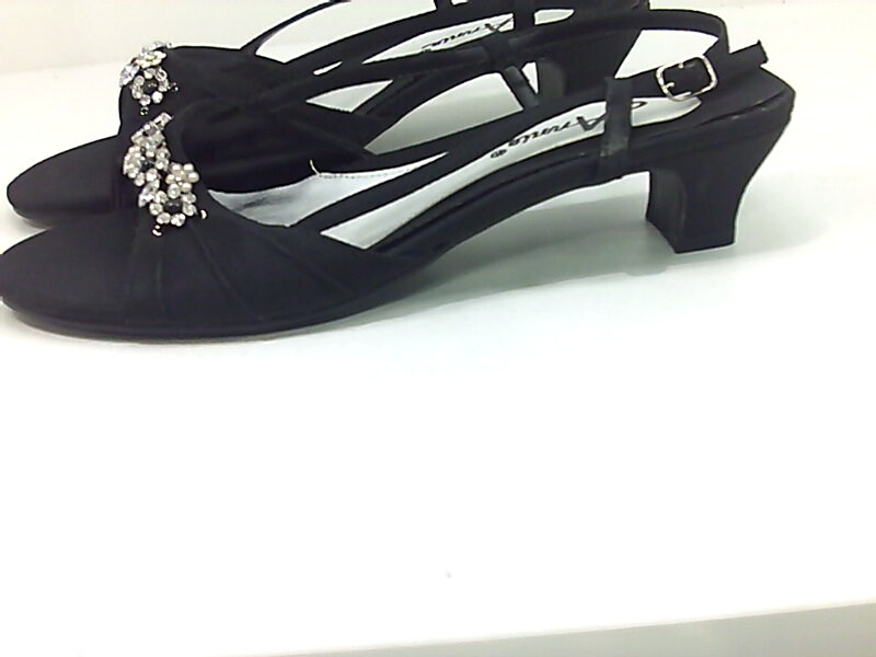 lila pumps